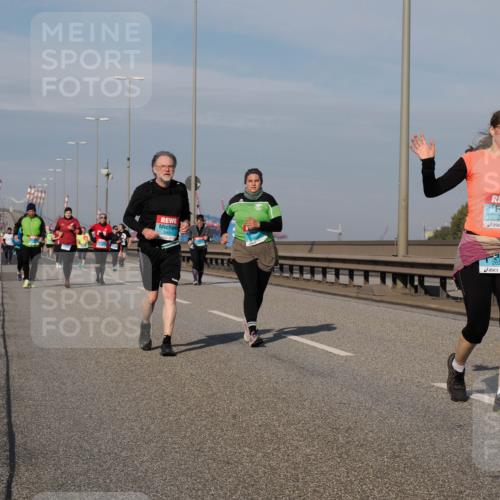 03.10.2025 - Köhlbrandbrückenlauf Fabian Wolf http://msf.ph/oto/9083807 03.10.2025 10:19:33 Position 3 2347, 2620 meine-sportfotos.de