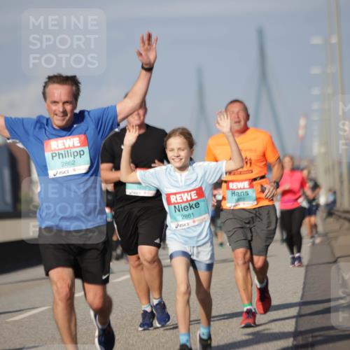 03.10.2025 - Köhlbrandbrückenlauf Jannik Wohlers http://msf.ph/oto/9083810 03.10.2025 10:06:30 Position 3 2862, 2861, 1853 meine-sportfotos.de