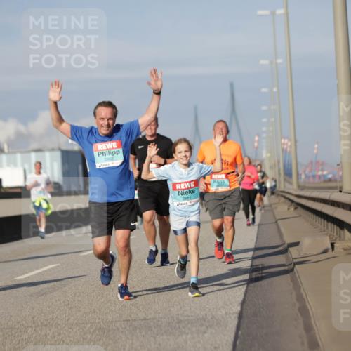 03.10.2025 - Köhlbrandbrückenlauf Jannik Wohlers http://msf.ph/oto/9083820 03.10.2025 10:06:30 Position 3 2862, 2861 meine-sportfotos.de