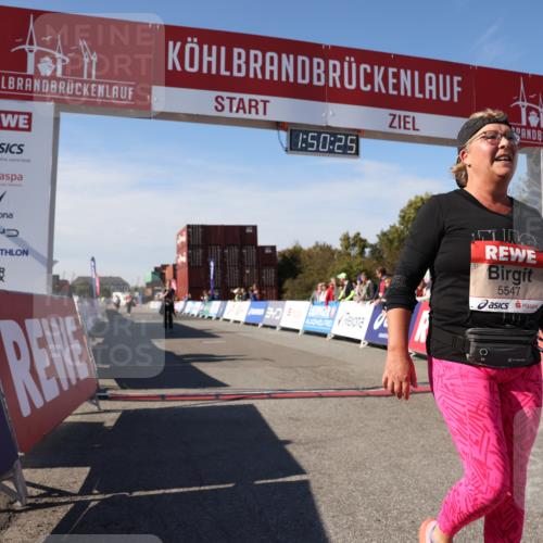 03.10.2025 - Köhlbrandbrückenlauf Lena Gebhardt http://msf.ph/oto/9083823 03.10.2025 13:50:25 Ziel 5225, 5294, 5547, 5611, 5612 meine-sportfotos.de