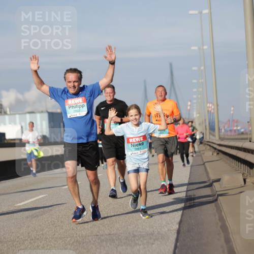 03.10.2025 - Köhlbrandbrückenlauf Jannik Wohlers http://msf.ph/oto/9083837 03.10.2025 10:06:30 Position 3 2862, 2861 meine-sportfotos.de