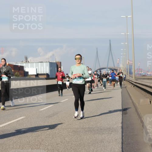 03.10.2025 - Köhlbrandbrückenlauf Jannik Wohlers http://msf.ph/oto/9083841 03.10.2025 09:56:02 Position 3 2381 meine-sportfotos.de