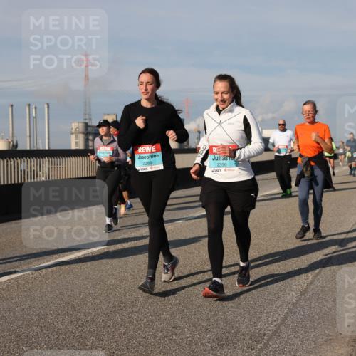 03.10.2025 - Köhlbrandbrückenlauf Lena Gebhardt http://msf.ph/oto/9083845 03.10.2025 10:05:04 Position 2 2289, 2356 meine-sportfotos.de