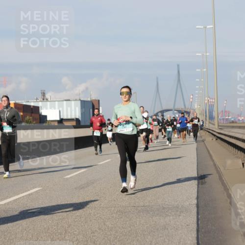 03.10.2025 - Köhlbrandbrückenlauf Jannik Wohlers http://msf.ph/oto/9083846 03.10.2025 09:56:02 Position 3 2381 meine-sportfotos.de