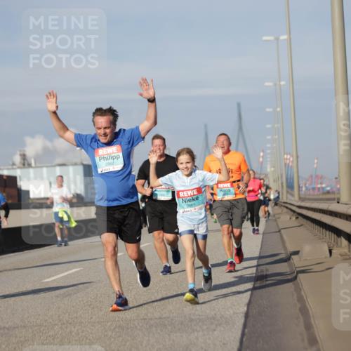 03.10.2025 - Köhlbrandbrückenlauf Jannik Wohlers http://msf.ph/oto/9083852 03.10.2025 10:06:30 Position 3 2862, 2861 meine-sportfotos.de