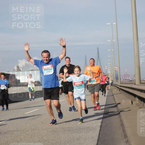03.10.2025 - Köhlbrandbrückenlauf Jannik Wohlers http://msf.ph/oto/9083861 03.10.2025 10:06:30 Position 3 2862, 2861 meine-sportfotos.de