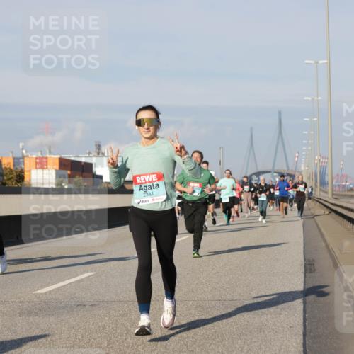 03.10.2025 - Köhlbrandbrückenlauf Jannik Wohlers http://msf.ph/oto/9083868 03.10.2025 09:56:03 Position 3 2381 meine-sportfotos.de