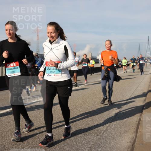 03.10.2025 - Köhlbrandbrückenlauf Lena Gebhardt http://msf.ph/oto/9083869 03.10.2025 10:05:05 Position 2 2289, 2356 meine-sportfotos.de