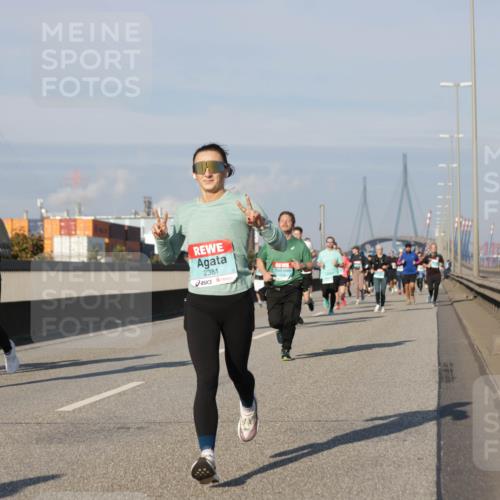03.10.2025 - Köhlbrandbrückenlauf Jannik Wohlers http://msf.ph/oto/9083872 03.10.2025 09:56:03 Position 3 2381 meine-sportfotos.de