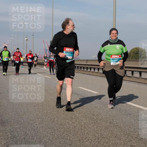 03.10.2025 - Köhlbrandbrückenlauf Fabian Wolf http://msf.ph/oto/9083876 03.10.2025 10:19:35 Position 3 2483, 3629 meine-sportfotos.de