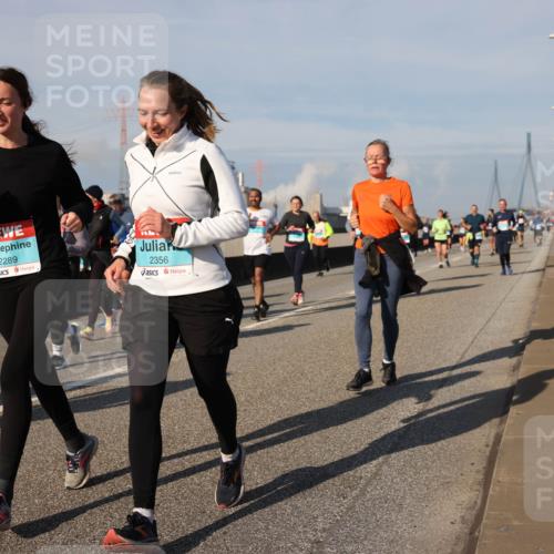 03.10.2025 - Köhlbrandbrückenlauf Lena Gebhardt http://msf.ph/oto/9083877 03.10.2025 10:05:05 Position 2 2289, 2356 meine-sportfotos.de