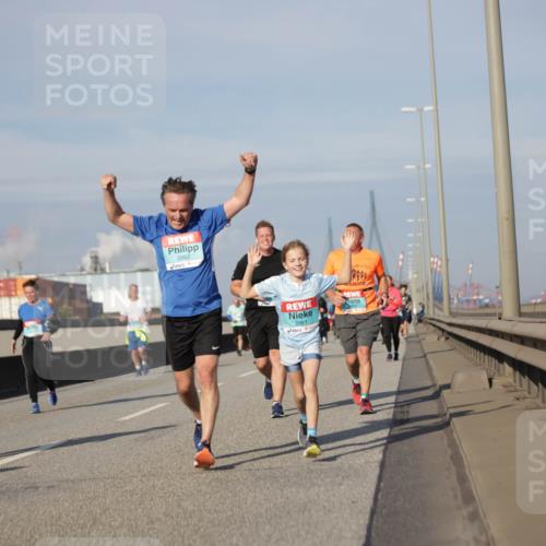 03.10.2025 - Köhlbrandbrückenlauf Jannik Wohlers http://msf.ph/oto/9083884 03.10.2025 10:06:31 Position 3 2862, 2861 meine-sportfotos.de