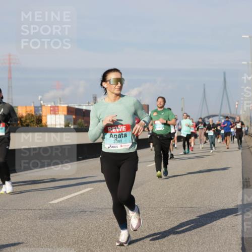 03.10.2025 - Köhlbrandbrückenlauf Jannik Wohlers http://msf.ph/oto/9083890 03.10.2025 09:56:03 Position 3 2381 meine-sportfotos.de