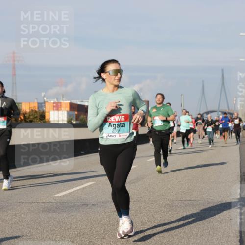 03.10.2025 - Köhlbrandbrückenlauf Jannik Wohlers http://msf.ph/oto/9083896 03.10.2025 09:56:03 Position 3 2381 meine-sportfotos.de