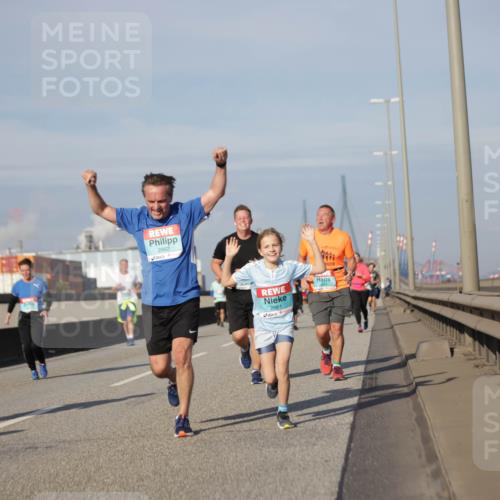 03.10.2025 - Köhlbrandbrückenlauf Jannik Wohlers http://msf.ph/oto/9083900 03.10.2025 10:06:31 Position 3 2862, 2861 meine-sportfotos.de