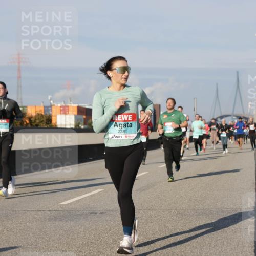 03.10.2025 - Köhlbrandbrückenlauf Jannik Wohlers http://msf.ph/oto/9083902 03.10.2025 09:56:03 Position 3 2381 meine-sportfotos.de