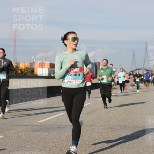03.10.2025 - Köhlbrandbrückenlauf Jannik Wohlers http://msf.ph/oto/9083905 03.10.2025 09:56:04 Position 3 2381 meine-sportfotos.de