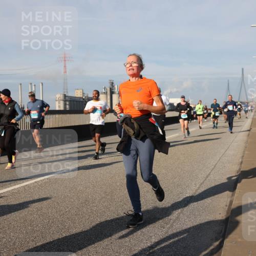 03.10.2025 - Köhlbrandbrückenlauf Lena Gebhardt http://msf.ph/oto/9083921 03.10.2025 10:05:06 Position 2  meine-sportfotos.de