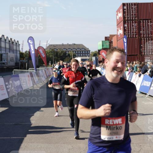 03.10.2025 - Köhlbrandbrückenlauf Jannik Wohlers http://msf.ph/oto/9083923 03.10.2025 13:18:26 Ziel 4154, 4280, 4341, 4560, 4581, 4760, 4819, 4826, 4882, 5192, 5379, 5440, 5691, 5722, 5816, 6001, 6700 meine-sportfotos.de