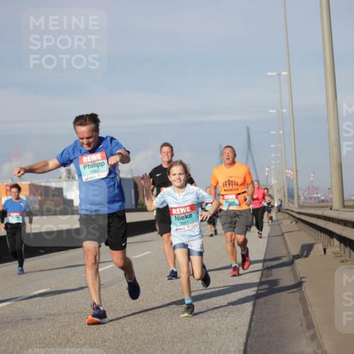 03.10.2025 - Köhlbrandbrückenlauf Jannik Wohlers http://msf.ph/oto/9083929 03.10.2025 10:06:31 Position 3 2862, 2861 meine-sportfotos.de
