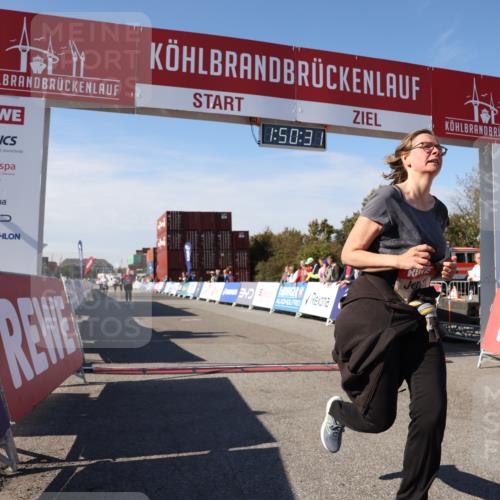 03.10.2025 - Köhlbrandbrückenlauf Lena Gebhardt http://msf.ph/oto/9083935 03.10.2025 13:50:31 Ziel 5294, 5323, 5547 meine-sportfotos.de