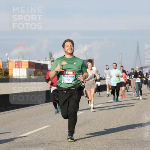 03.10.2025 - Köhlbrandbrückenlauf Jannik Wohlers http://msf.ph/oto/9083940 03.10.2025 09:56:05 Position 3 1534 meine-sportfotos.de