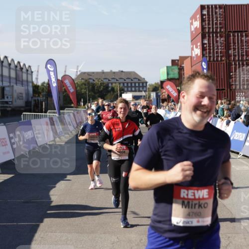 03.10.2025 - Köhlbrandbrückenlauf Jannik Wohlers http://msf.ph/oto/9083941 03.10.2025 13:18:26 Ziel 4154, 4280, 4341, 4560, 4581, 4760, 4819, 4826, 4882, 5192, 5379, 5440, 5691, 5722, 5816, 6001, 6700 meine-sportfotos.de
