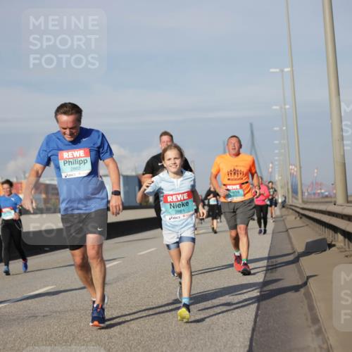03.10.2025 - Köhlbrandbrückenlauf Jannik Wohlers http://msf.ph/oto/9083952 03.10.2025 10:06:31 Position 3 2862, 2861 meine-sportfotos.de