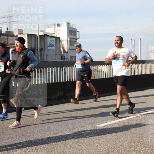 03.10.2025 - Köhlbrandbrückenlauf Lena Gebhardt http://msf.ph/oto/9083961 03.10.2025 10:05:07 Position 2  meine-sportfotos.de