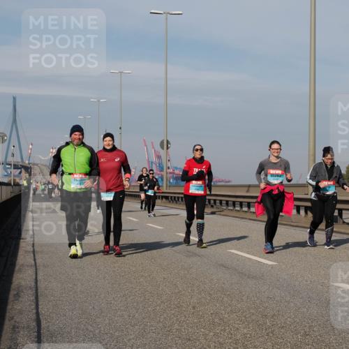 03.10.2025 - Köhlbrandbrückenlauf Fabian Wolf http://msf.ph/oto/9083966 03.10.2025 10:19:42 Position 3 2517 meine-sportfotos.de
