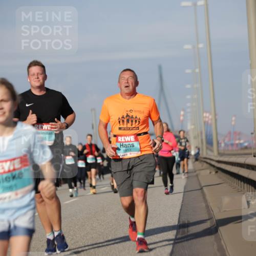 03.10.2025 - Köhlbrandbrückenlauf Jannik Wohlers http://msf.ph/oto/9083981 03.10.2025 10:06:32 Position 3 55, 1853, 4 meine-sportfotos.de
