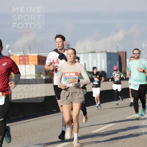03.10.2025 - Köhlbrandbrückenlauf Jannik Wohlers http://msf.ph/oto/9083984 03.10.2025 09:56:08 Position 3 1465, 44, 2077 meine-sportfotos.de