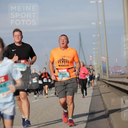 03.10.2025 - Köhlbrandbrückenlauf Jannik Wohlers http://msf.ph/oto/9083990 03.10.2025 10:06:32 Position 3 1855, 12, 1853 meine-sportfotos.de