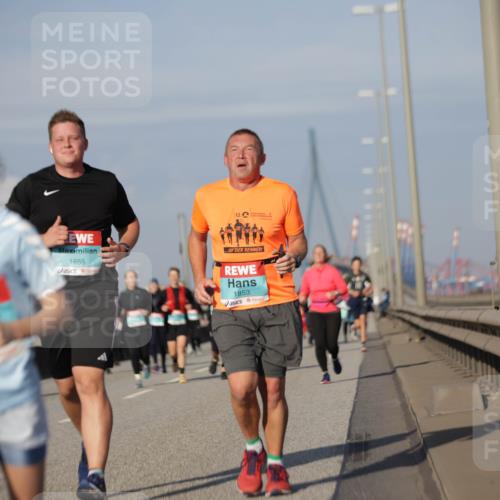 03.10.2025 - Köhlbrandbrückenlauf Jannik Wohlers http://msf.ph/oto/9083993 03.10.2025 10:06:32 Position 3 1855, 1853 meine-sportfotos.de