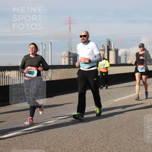 03.10.2025 - Köhlbrandbrückenlauf Lena Gebhardt http://msf.ph/oto/9083994 03.10.2025 10:05:08 Position 2 2002 meine-sportfotos.de