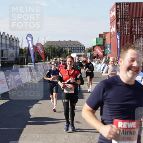 03.10.2025 - Köhlbrandbrückenlauf Jannik Wohlers http://msf.ph/oto/9083995 03.10.2025 13:18:26 Ziel 4154, 4280, 4341, 4560, 4581, 4760, 4819, 4826, 4882, 5192, 5379, 5440, 5691, 5722, 5816, 6001, 6700 meine-sportfotos.de