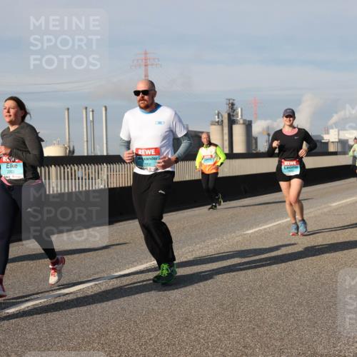 03.10.2025 - Köhlbrandbrückenlauf Lena Gebhardt http://msf.ph/oto/9084003 03.10.2025 10:05:08 Position 2 2003, 2002 meine-sportfotos.de