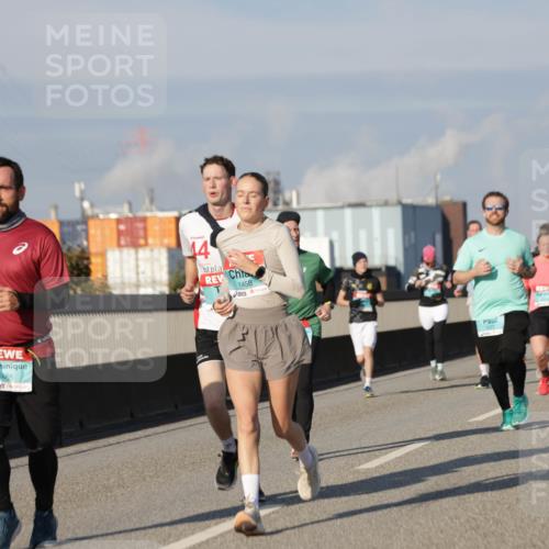 03.10.2025 - Köhlbrandbrückenlauf Jannik Wohlers http://msf.ph/oto/9084007 03.10.2025 09:56:08 Position 3 1465, 44, 1458 meine-sportfotos.de