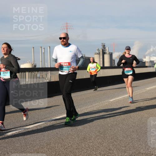 03.10.2025 - Köhlbrandbrückenlauf Lena Gebhardt http://msf.ph/oto/9084010 03.10.2025 10:05:08 Position 2 2003, 2002 meine-sportfotos.de