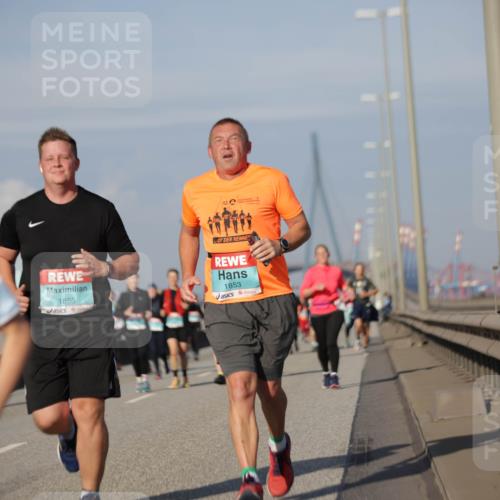 03.10.2025 - Köhlbrandbrückenlauf Jannik Wohlers http://msf.ph/oto/9084013 03.10.2025 10:06:32 Position 3 1855, 1853 meine-sportfotos.de