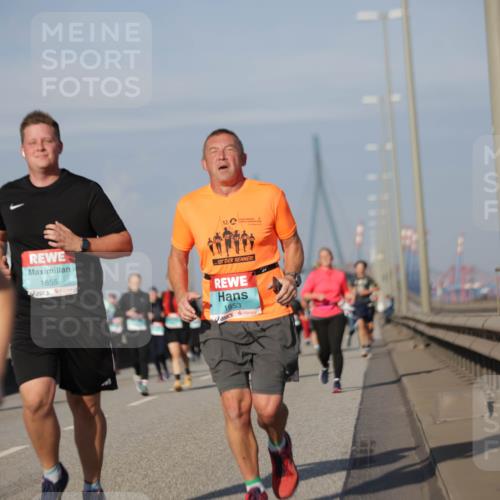 03.10.2025 - Köhlbrandbrückenlauf Jannik Wohlers http://msf.ph/oto/9084026 03.10.2025 10:06:32 Position 3 1855, 1853 meine-sportfotos.de