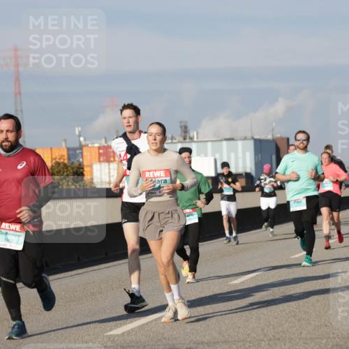 03.10.2025 - Köhlbrandbrückenlauf Jannik Wohlers http://msf.ph/oto/9084031 03.10.2025 09:56:08 Position 3 1465 meine-sportfotos.de
