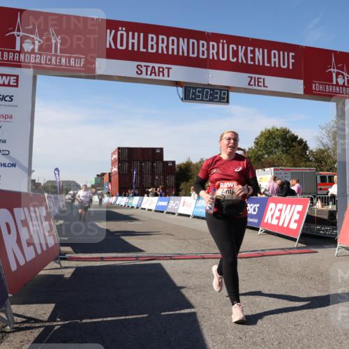 03.10.2025 - Köhlbrandbrückenlauf Lena Gebhardt http://msf.ph/oto/9084036 03.10.2025 13:50:39 Ziel 5294, 5323, 5608 meine-sportfotos.de