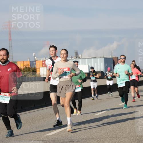 03.10.2025 - Köhlbrandbrückenlauf Jannik Wohlers http://msf.ph/oto/9084037 03.10.2025 09:56:08 Position 3 1465, 1458, 1844 meine-sportfotos.de
