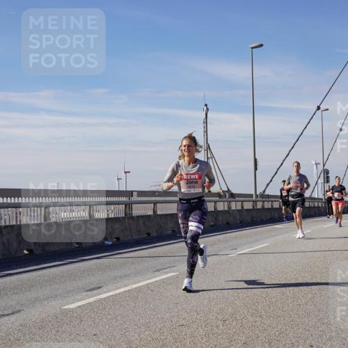 03.10.2025 - Köhlbrandbrückenlauf Michael Burmester http://msf.ph/oto/9084041 03.10.2025 12:42:24 Position 2 4619 meine-sportfotos.de