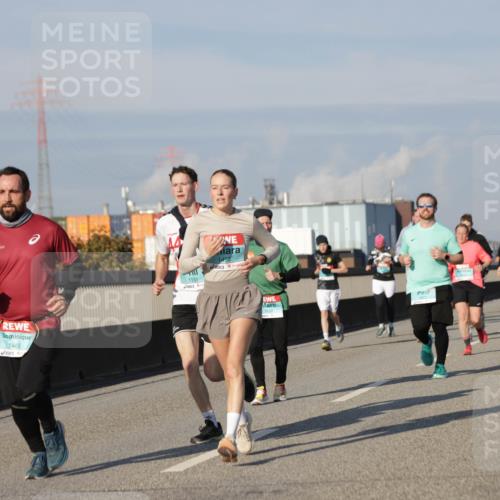 03.10.2025 - Köhlbrandbrückenlauf Jannik Wohlers http://msf.ph/oto/9084044 03.10.2025 09:56:08 Position 3 1465, 1458, 1151 meine-sportfotos.de