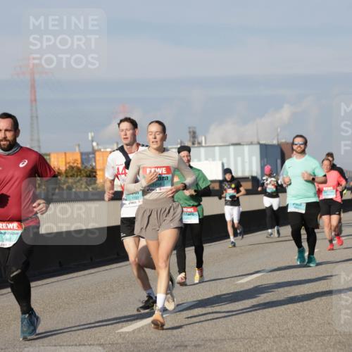 03.10.2025 - Köhlbrandbrückenlauf Jannik Wohlers http://msf.ph/oto/9084048 03.10.2025 09:56:08 Position 3 1465, 1458, 1151 meine-sportfotos.de