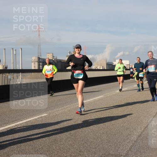 03.10.2025 - Köhlbrandbrückenlauf Lena Gebhardt http://msf.ph/oto/9084056 03.10.2025 10:05:09 Position 2 2002 meine-sportfotos.de