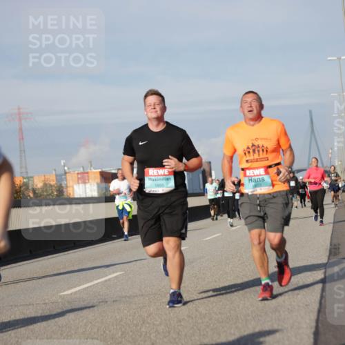 03.10.2025 - Köhlbrandbrückenlauf Jannik Wohlers http://msf.ph/oto/9084064 03.10.2025 10:06:33 Position 3 2861, 1855, 1853 meine-sportfotos.de