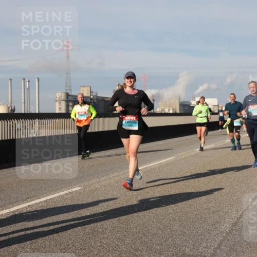 03.10.2025 - Köhlbrandbrückenlauf Lena Gebhardt http://msf.ph/oto/9084066 03.10.2025 10:05:09 Position 2 2002 meine-sportfotos.de